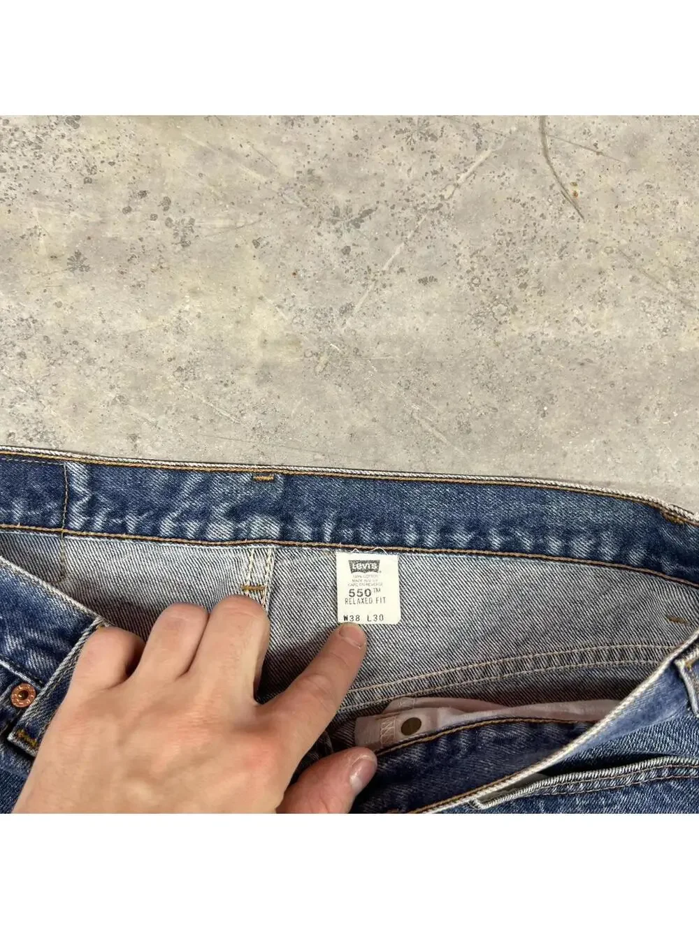 vintage levis 550 faded blue relaxed baggy fit made in usa jeans size 38 x 30